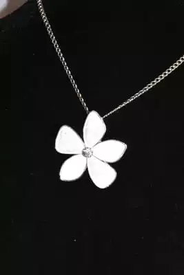 Pendentif fleur Blanc