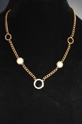 Collier cercle chiffre romain Or 6B4E76 