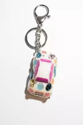 porte-cle voiture multicolore