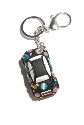 porte-cle voiture multicolore